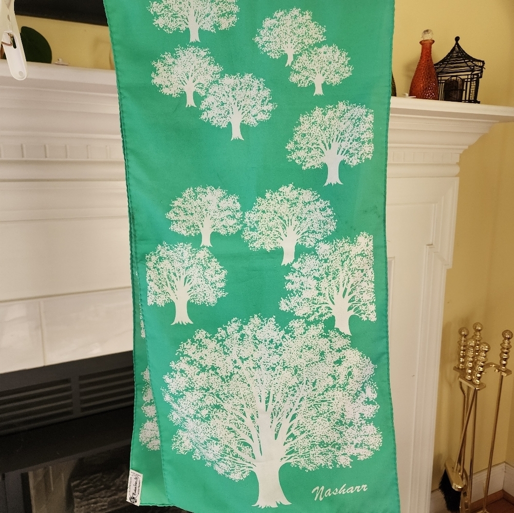Nasharr Scarf - Picture 2 of 3
